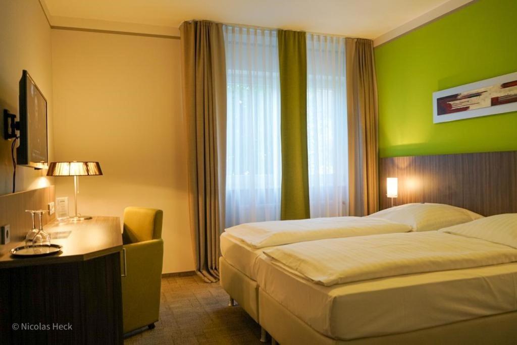 Hotel Ambiente Walldorf Вальдорф Экстерьер фото